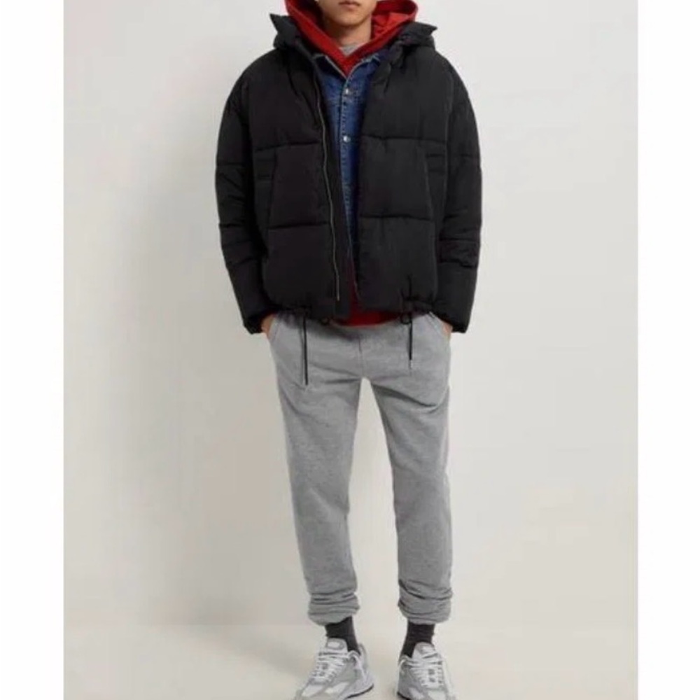 Zara men’s Black puffer Jacket with hood